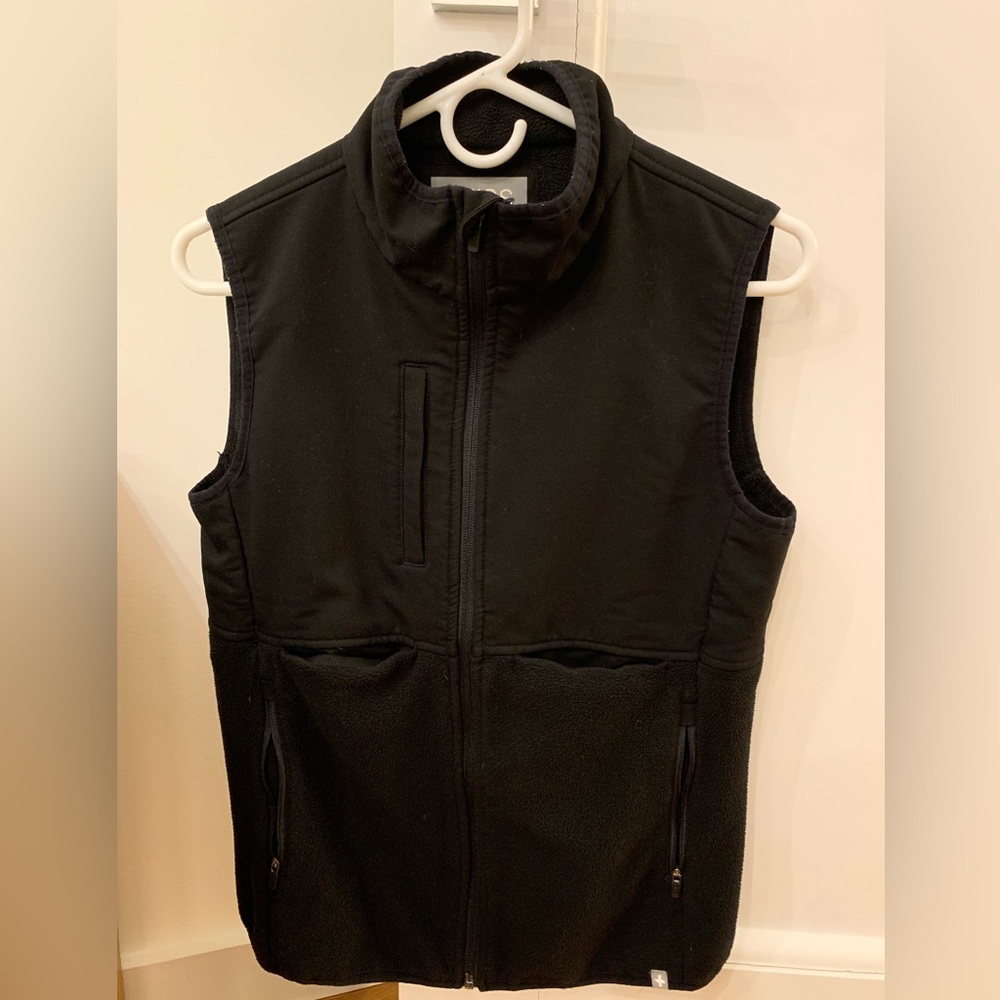 Fig’s Woman’s Sorata Fleece Vest -Black